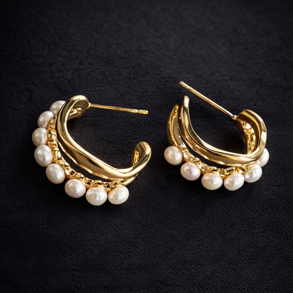 Elegant Gold genuine Pearl Hoop Earrings